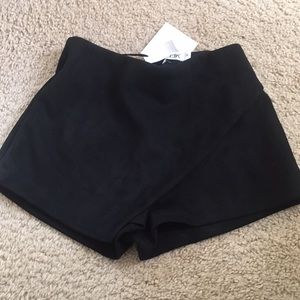 LF black wrap skorts